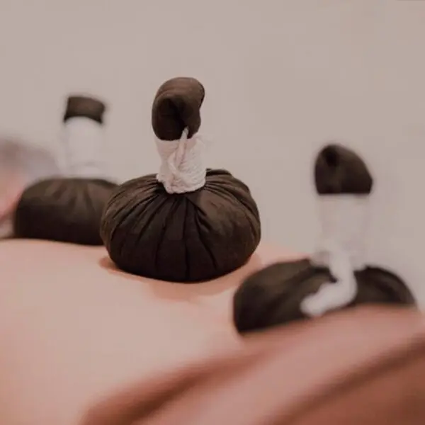 Masaje Kirei con pindas
